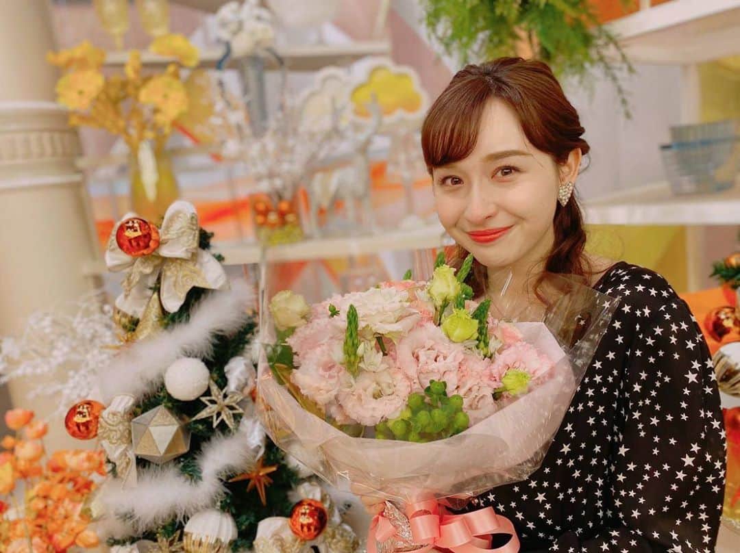 TBS「はやドキ！」さんのインスタグラム写真 - (TBS「はやドキ！」Instagram)「おはようございます🎄🎁🎉 #メリークリスマス #宇賀神メグ」12月25日 13時27分 - tbs_hayadoki