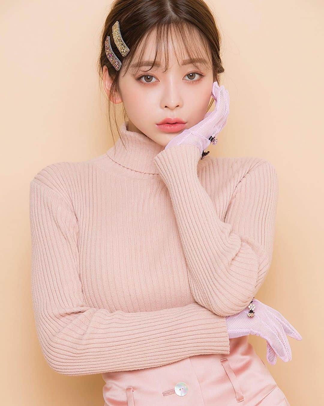 AYA YAGISHITAのインスタグラム：「mini 特別編集号👑 ・ ・ 👸@taeri__taeri 📷@t.nagatani 💄@yuzuko_makeup  my work🎄」
