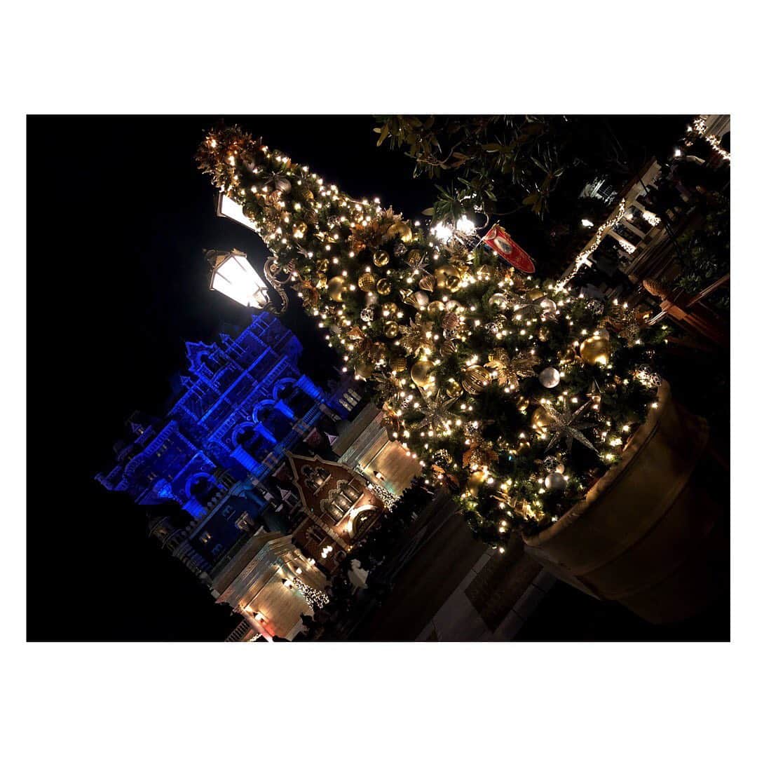 柳野玲子のインスタグラム：「メリークリスマス🎅💞 今日はデイリーニュース年内ラスト生放送です^ ^ 素敵な一日を…✨ #クリスマス #メリークリスマス #christmas」