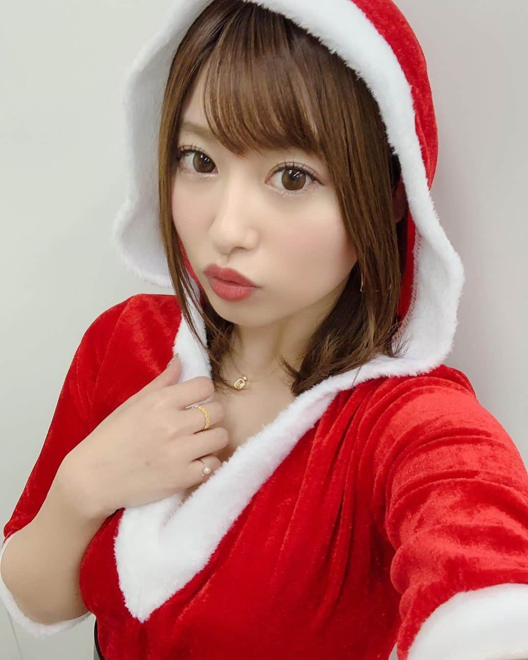 成瀬心美さんのインスタグラム写真 - (成瀬心美Instagram)「🎄 . . Merry Christmas✨ . . #red #or #green #merrychristmas #christmas #2019 #サンタコス #🎅 #🤶」12月25日 14時29分 - coco3ndazo