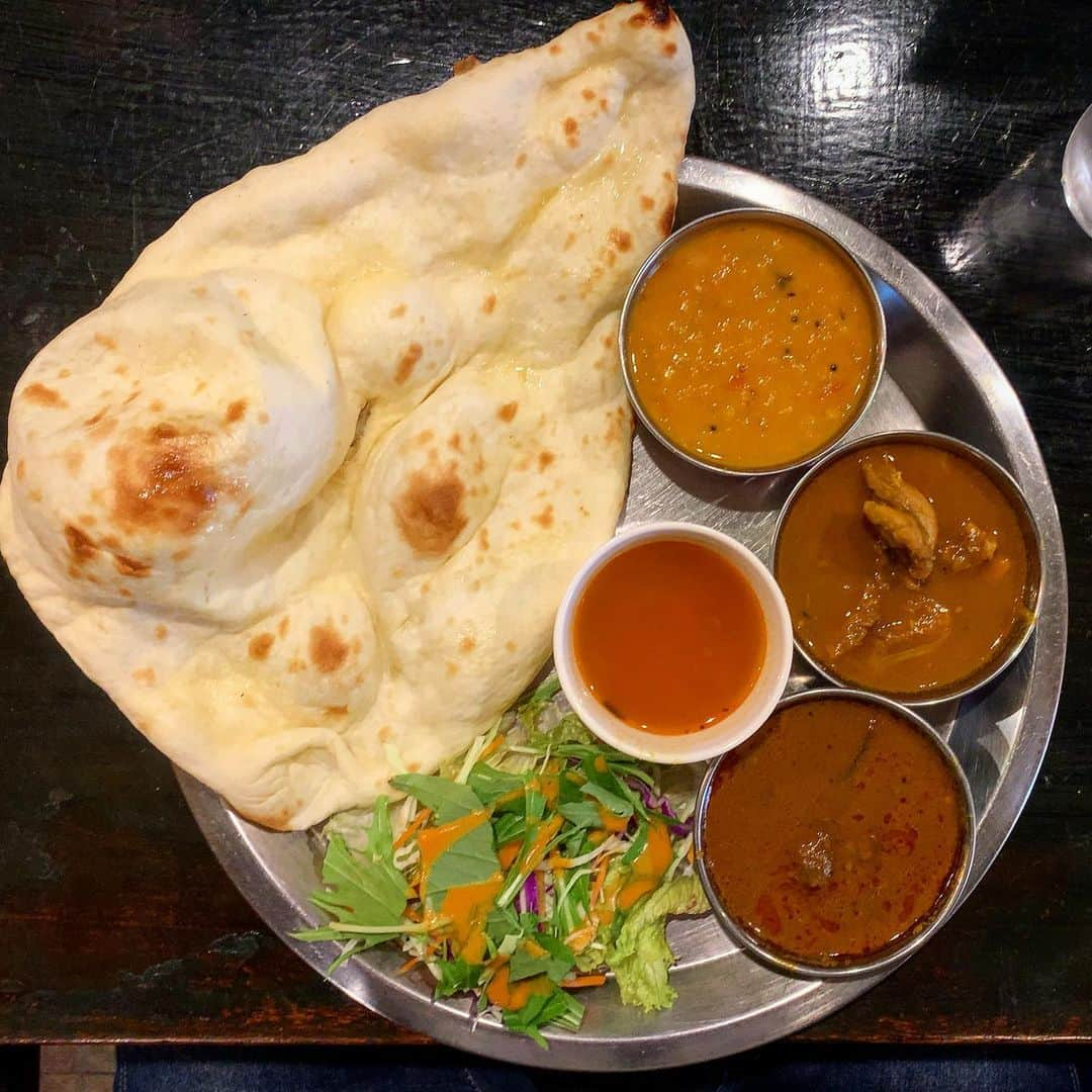 池内万作さんのインスタグラム写真 - (池内万作Instagram)「お昼ご飯にカレー。 チキンもマトンも美味しかったけどダールが無茶苦茶美味しかった。 これで1200円はお得だわ〜。 ごちそうさまでした！ #イケウチの出張 #イケウチの単独飯」12月25日 14時29分 - mandeshita