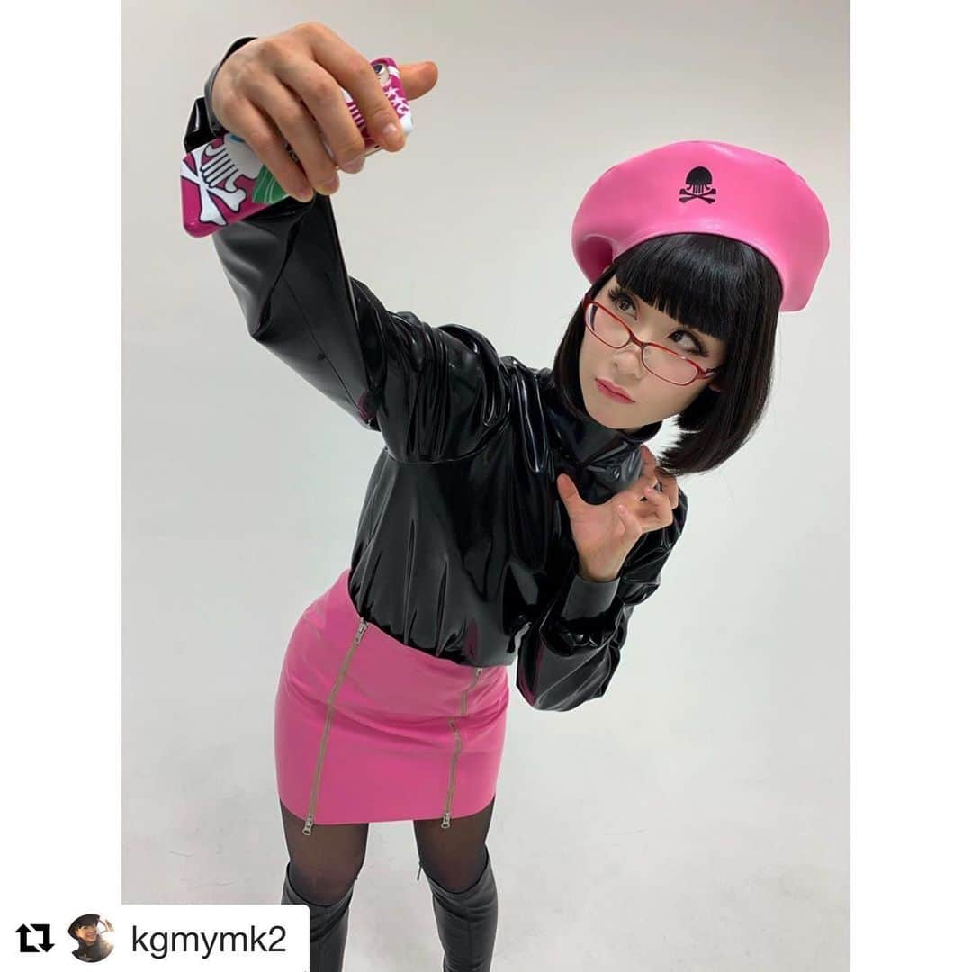 北見えりさんのインスタグラム写真 - (北見えりInstagram)「#Repost @kgmymk2 with @get_repost ・・・ 備忘録⑥ #gkitaeri2 コラボラバー撮影も1ヶ月前の事になっていた。 原宿デザフェスでの個展も無事終わりよかったです。 お疲れ様でした。次は名古屋だそう。 そういえばコレ撮影した頃はまだえりのショートボブ画像は解禁していなかったんだっけね。 2019/11/21 #Gkitaeri #kuragelatex #kurage #北見えり」12月25日 6時23分 - eri_kitami