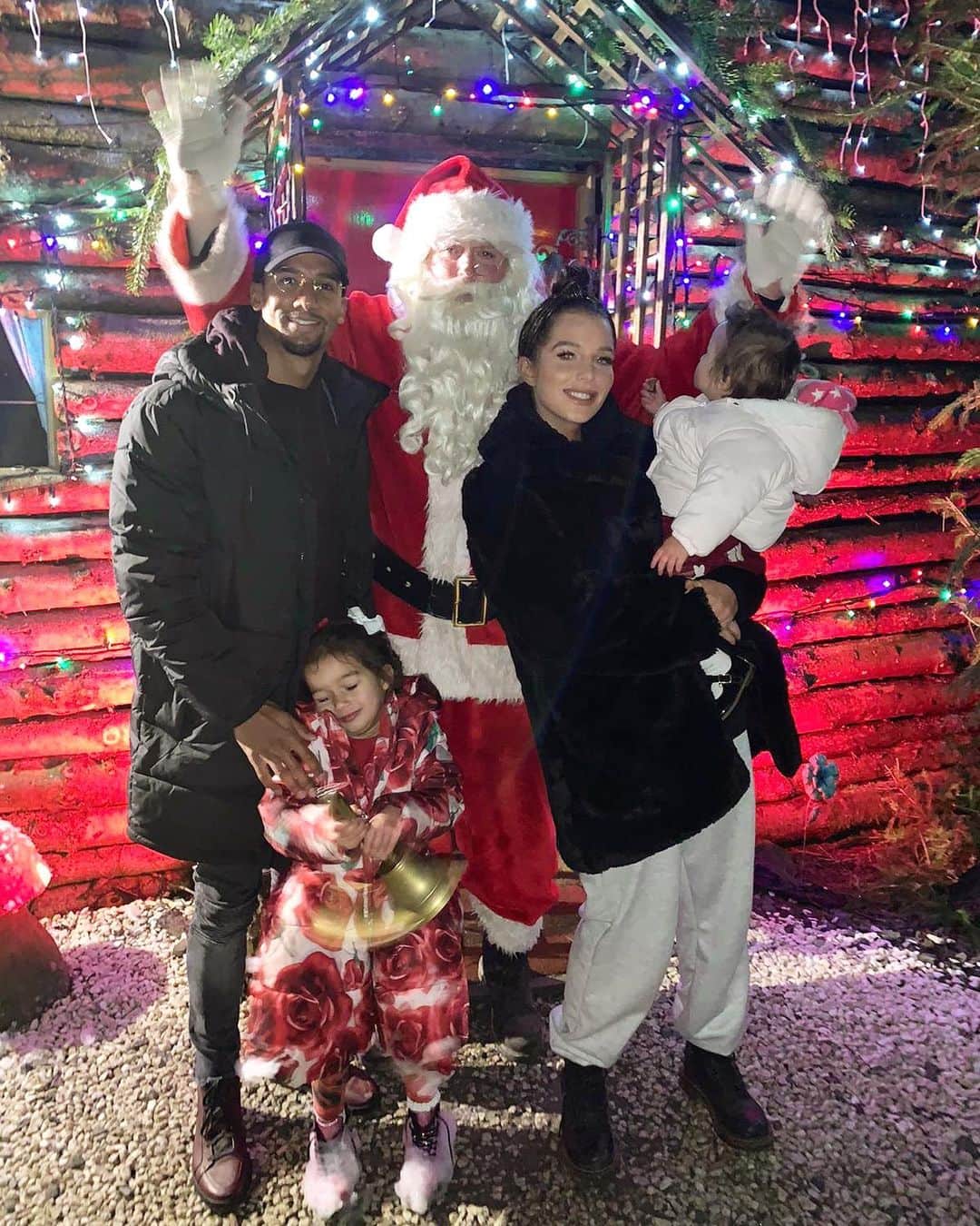 スコット・シンクレアのインスタグラム：「...Merry Christmas everyone♥️」