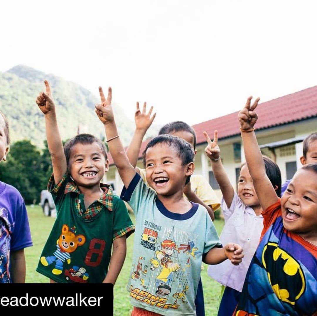 ミシェル・ロドリゲスのインスタグラム：「@meadowwalker  It’s Beautiful what you’re doing Meadow I hope you find the greatest generosity this Christmas & raise beyond what you need to smiles on these kids faces next year✨🌞 https://fundraise.pencilsofpromise.org/fundraiser/2533722」
