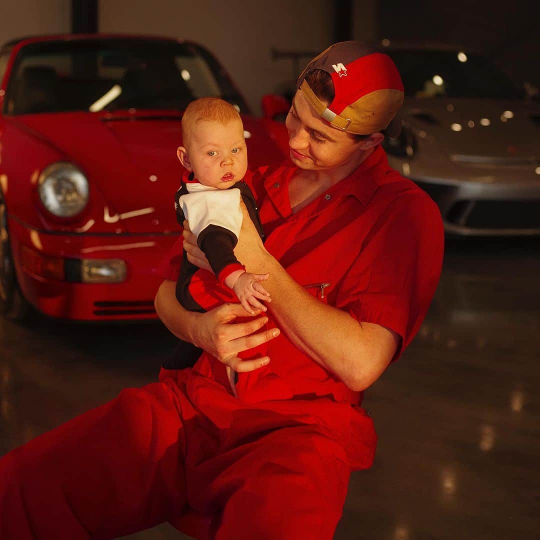 ナッシュ・グリアのインスタグラム：「My baby boy is three months old today 😭❤️」