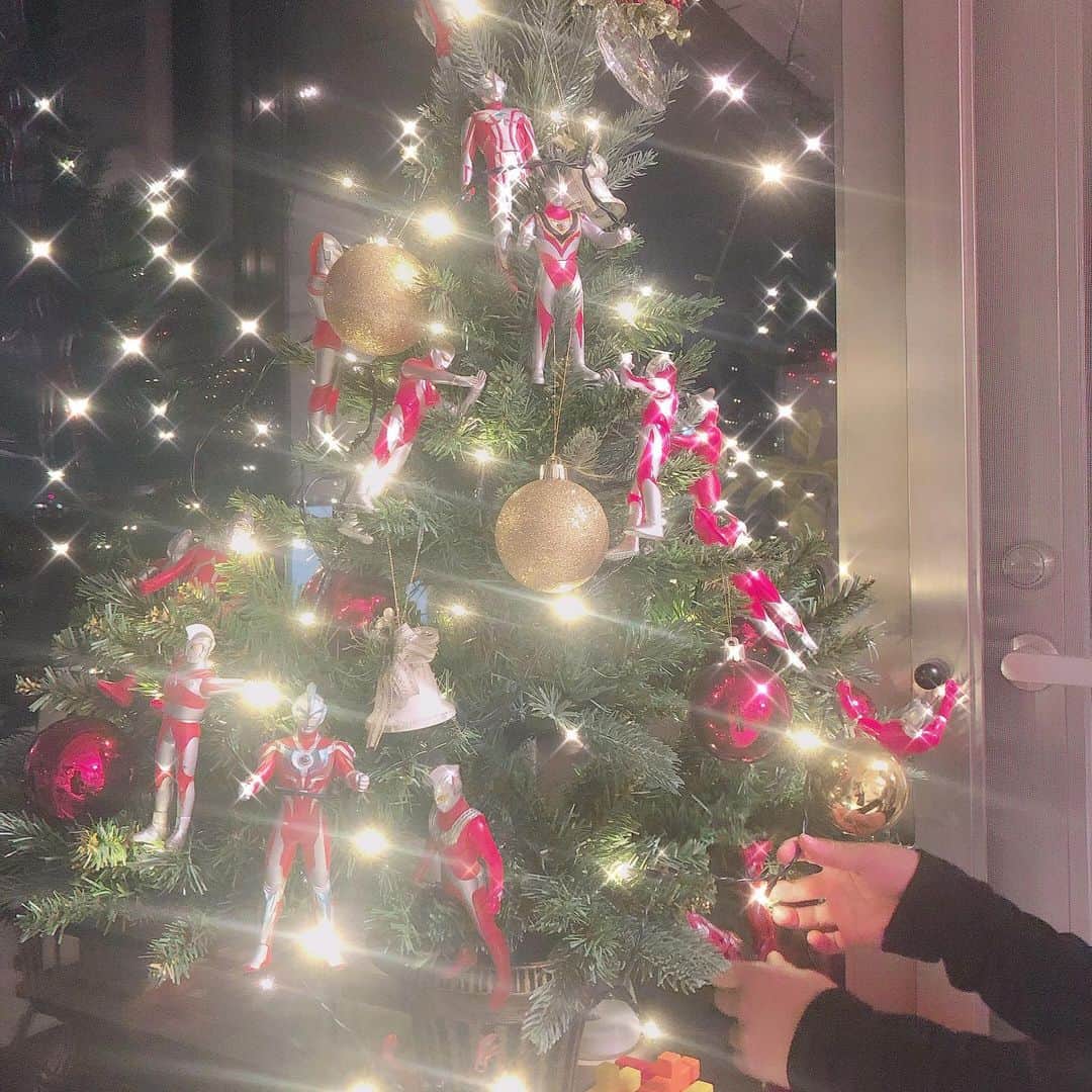 田中マヤさんのインスタグラム写真 - (田中マヤInstagram)「merry christmas🎄✨🎅 ・ #メリークリスマス #merrychristmas #santa #ウルトラマン #urutoraman」12月25日 8時15分 - tanakamaya__official