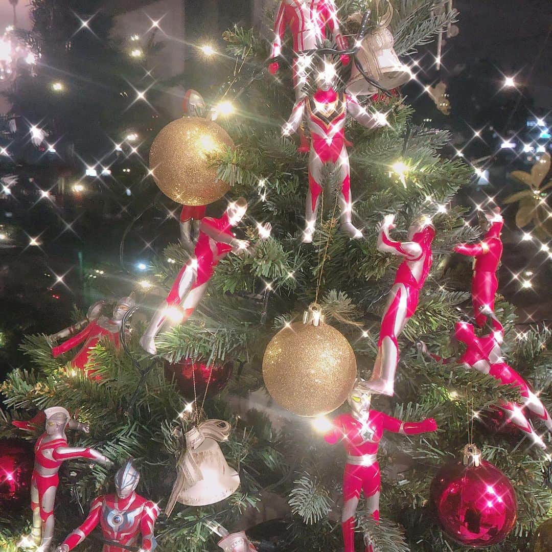 田中マヤさんのインスタグラム写真 - (田中マヤInstagram)「merry christmas🎄✨🎅 ・ #メリークリスマス #merrychristmas #santa #ウルトラマン #urutoraman」12月25日 8時15分 - tanakamaya__official