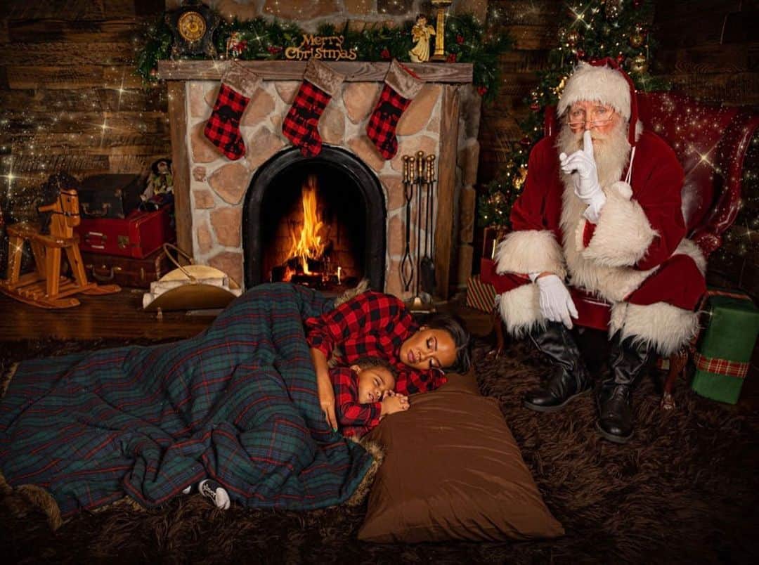 Angela Simmonsさんのインスタグラム写真 - (Angela SimmonsInstagram)「‘‘Twas the night before Christmas 🎄」12月25日 8時49分 - angelasimmons