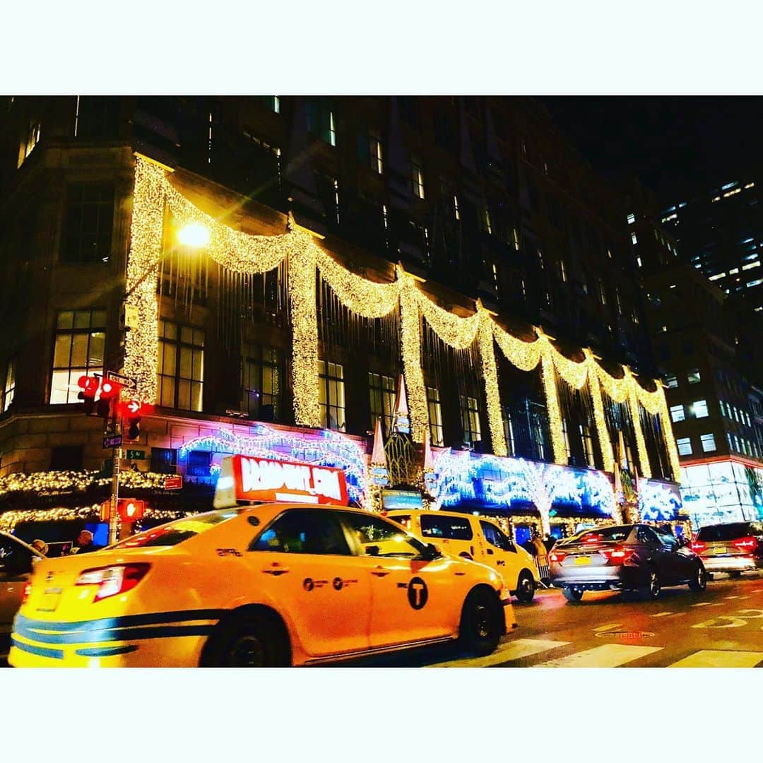 今井翼さんのインスタグラム写真 - (今井翼Instagram)「NYC  メリークリスマス  素敵な一日を♪  #MerryChristmas #RockfellerCenter #RadioCity #NYC #笑顔  #つばサンタ」12月25日 9時03分 - tsubasaimai_official