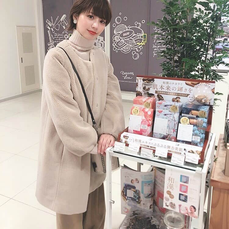 筒井愛実さんのインスタグラム写真 - (筒井愛実Instagram)「． 東急ハンズ梅田店に采之汲（さいのくみ）フェイスマスクが販売されていました✨ @sainokumi_jp ． 3種類あって ✔︎モイスチャー＆トーンアップフェイシャルパック1枚入り870円（税別） ． ✔︎ディープナーリッシングフェイシャルパック1枚入り870円（税別） ． ✔︎ラグジュアリーエッセンスフェイシャル1枚入り1530(税別) 1枚入りだと試しやすいし、プレゼントにも喜ばれそう♡ ． 東急ハンズ梅田店以外に、東急ハンズ東京店、新宿店、銀座店、大宮店、名古屋店、博多店でも販売されているので是非使ってみてくださいね✨ ． #采之汲 #さいのくみ #sainokumi #漢方 #和漢力 #無添加」12月25日 9時12分 - manamin_158cm