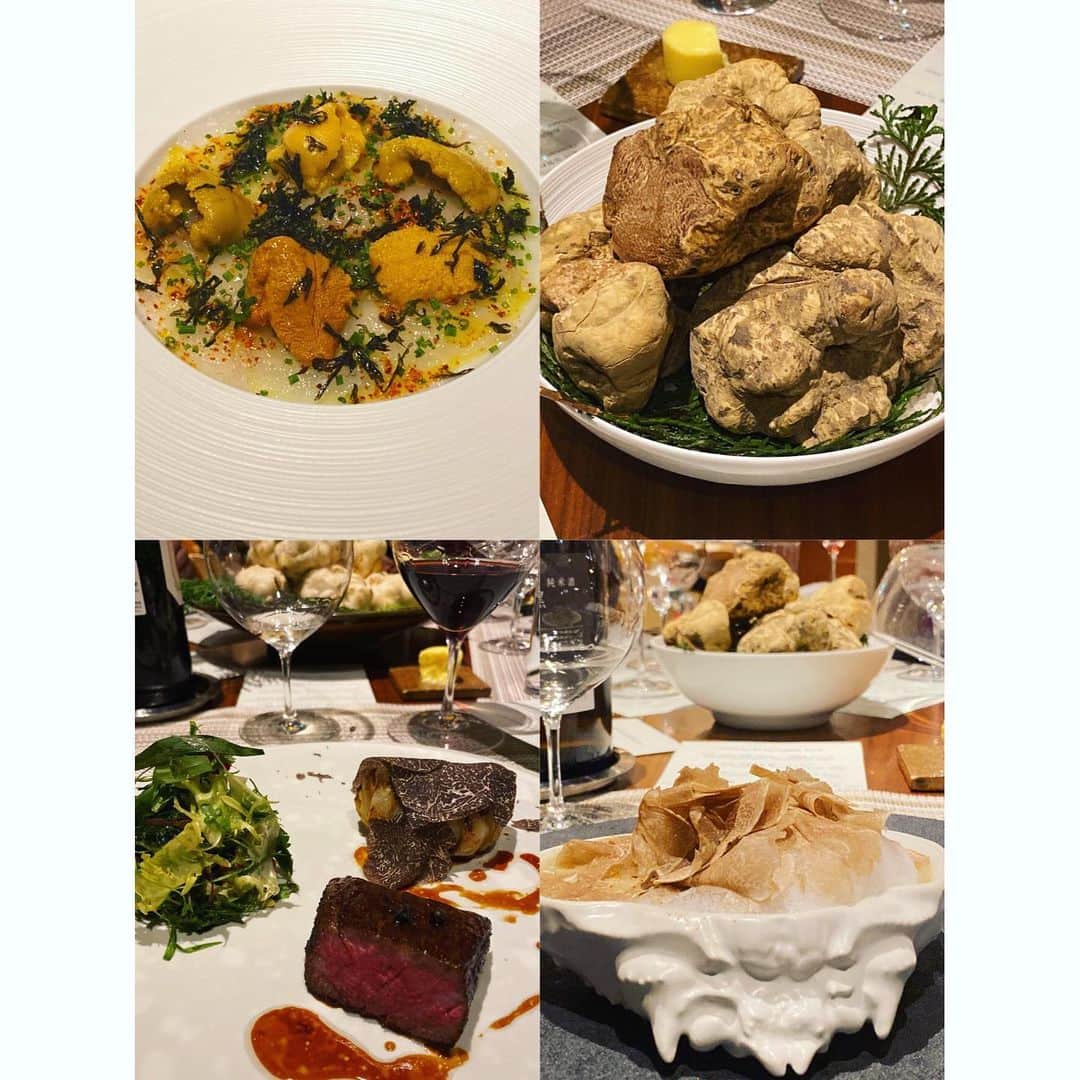 アンミカさんのインスタグラム写真 - (アンミカInstagram)「昨年も一緒に過ごした仲良しのお友達と旦那様と、クリスマスイヴディナー🎄🍽🍷へ！ 。 　この一年の互いの激動報告や、互いの幸せと笑顔を祈ったディナー🍽🍷 。 世界レストラン格付けで一位に選ばれた【スガラボ】へ！ 。 #パリのギィサヴォワやNYのルバーナーディンと並んで世界トップに位置づけられました！ #最高のディナーを最高の大人な友人達と堪能した夜。 #ラストのカレーがまた絶品！ #メリークリスマス🎄🎁🎅 @theodoremillertokyo」12月25日 14時47分 - ahnmikaofficial