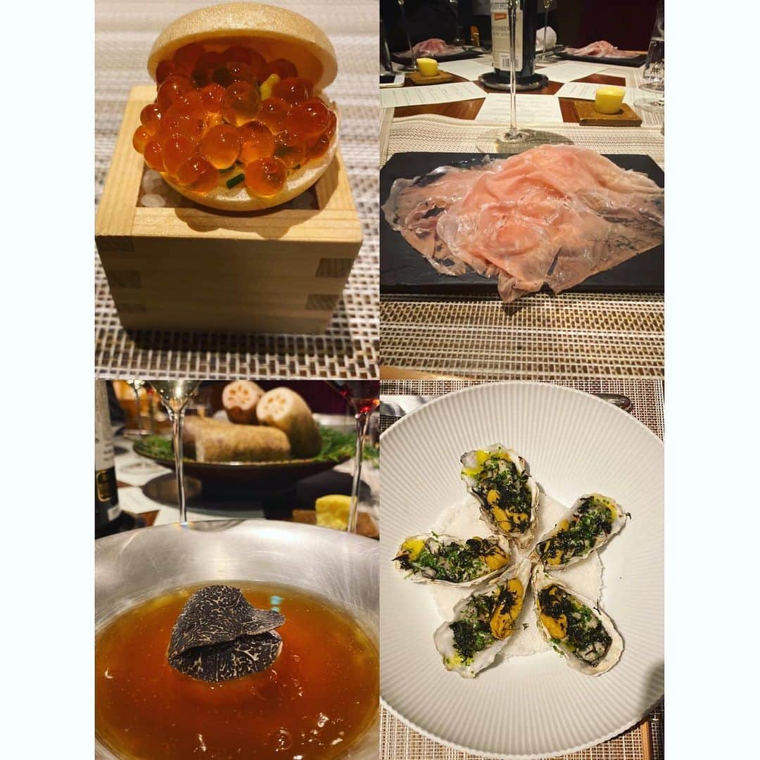アンミカさんのインスタグラム写真 - (アンミカInstagram)「昨年も一緒に過ごした仲良しのお友達と旦那様と、クリスマスイヴディナー🎄🍽🍷へ！ 。 　この一年の互いの激動報告や、互いの幸せと笑顔を祈ったディナー🍽🍷 。 世界レストラン格付けで一位に選ばれた【スガラボ】へ！ 。 #パリのギィサヴォワやNYのルバーナーディンと並んで世界トップに位置づけられました！ #最高のディナーを最高の大人な友人達と堪能した夜。 #ラストのカレーがまた絶品！ #メリークリスマス🎄🎁🎅 @theodoremillertokyo」12月25日 14時47分 - ahnmikaofficial