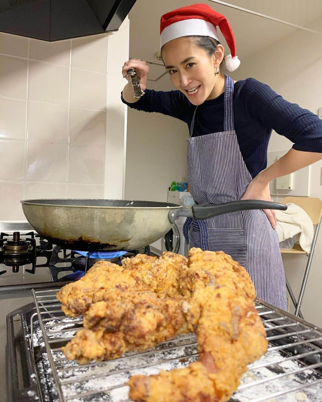 小堀ケネスさんのインスタグラム写真 - (小堀ケネスInstagram)「メリークリスマス！！🎄🎁 昨夜は鬼ママがフライドチキンとシェパードパイを作ってくれました〜！ Merry Christmas!!😁 Mommy cooked her buttermilk fried chicken and Shepard’s Pie for dinner last night.  #notdrunk #littledean #christmas2019 #mommy #friedchicken #yummy #メリークリスマス#ディーン君#ハッピー#鬼ママ#フライドチキン#いつもありがとう  @mariakamiyama  @mai_tsujimoto」12月25日 9時30分 - kenkob0903