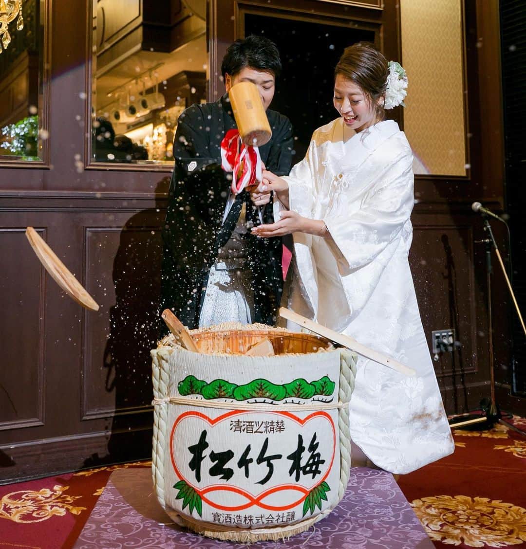 神戸セントモルガン教会さんのインスタグラム写真 - (神戸セントモルガン教会Instagram)「@kobe_st.morgan_church をフォローして、 #神戸セントモルガン教会 でお写真を投稿してくださいね* . おふたりらしい演出で オートクチュールな結婚式を叶えましょう。 どんなこだわりも神戸セントモルガンが お手伝いいたします♡ ------------------- . ▽予約はTOPのリンクから❁ お問い合わせはDMに** >>>@kobe_st.morgan_church . ------------------- #結婚式 #ウェディング  #神戸花嫁 #神戸プレ花嫁  #関西花嫁 #神戸花嫁会 #神戸セントモルガン教会  #セントモルガン教会  #神戸結婚式 #KOBE #式場迷子 #ブライダルフェア #TAGAYA #weddingtbt #Dressy花嫁 #marryxoxo #ウェディングニュース #鏡開き #白無垢 #和装 #和装ウェディング #和装結婚式 #松竹梅 #結婚式演出 #披露宴演出 #ファーストバイト #花嫁コーデ」12月25日 9時46分 - kobe_st.morgan_church
