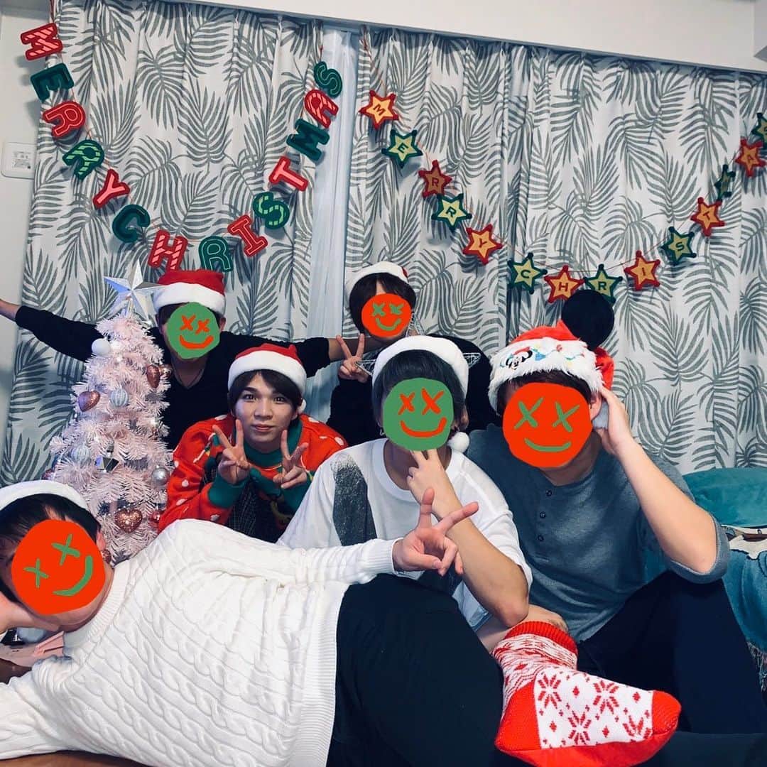 塩﨑太智さんのインスタグラム写真 - (塩﨑太智Instagram)「2019のクリスマスは北海道です！  ホワイトクリスマスだね❄️ この前、友達とクリパしたの🎄 楽しかったな〜！ みんなも楽しいクリスマスを過ごしてね🎁  Merry Xmas☃️☃️ #塩﨑太智 #MILK #メリクリ」12月25日 9時42分 - shiozakidaichi0911_milk
