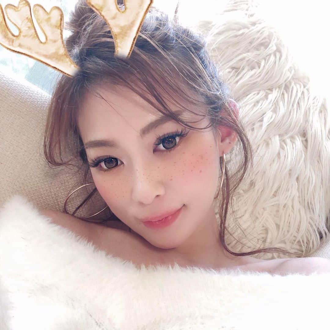 長谷川唯のインスタグラム：「・ ・ めりめりめりーくりすまーす🌲🤍🎁今日はとっても楽しみにしてる日✨久々の友達とやーっと会えるの🥺皆さんにとっても愛に満ち溢れたxmasになりますように、、、💋💋 ・ ・ #xmas #クリスマス #merrychristmas #happy #love #はせがわトナカイ笑」