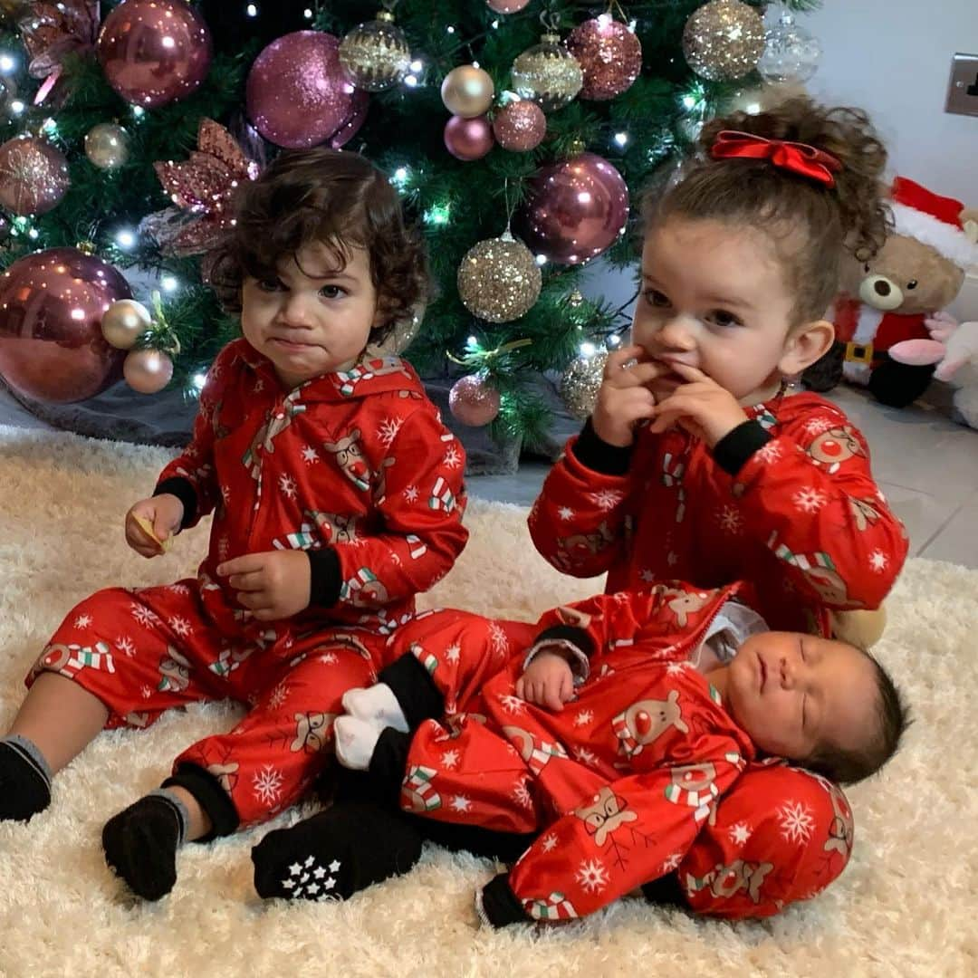 エデルソン・モラレスさんのインスタグラム写真 - (エデルソン・モラレスInstagram)「#merrychristmas 🎄」12月25日 9時50分 - ederson93