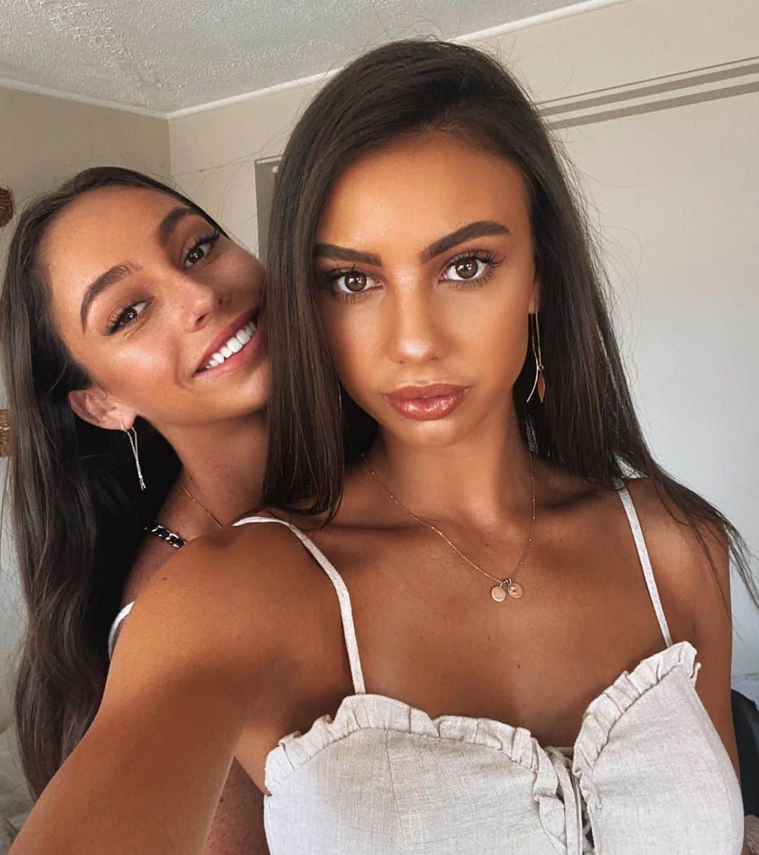 テイレイハ・クラークのインスタグラム：「Merry Xmas from us 🧡」