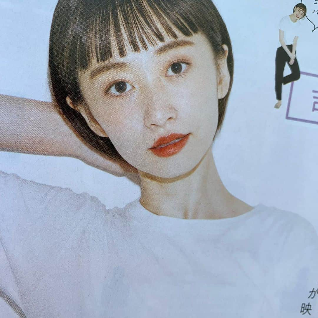 小松美緒さんのインスタグラム写真 - (小松美緒Instagram)「ar1月号 @yoshinariyuri のhairを　 担当させていただきました！  ショートはこれで一旦見納めかなぁー　 ぜひご覧くださいませ。  吉成ちゃんいつもありがとう。  @natsu31105 のarデビュー作も共演です♡  嬉し嬉し嬉し✨✨✨」12月25日 10時00分 - komatsumio