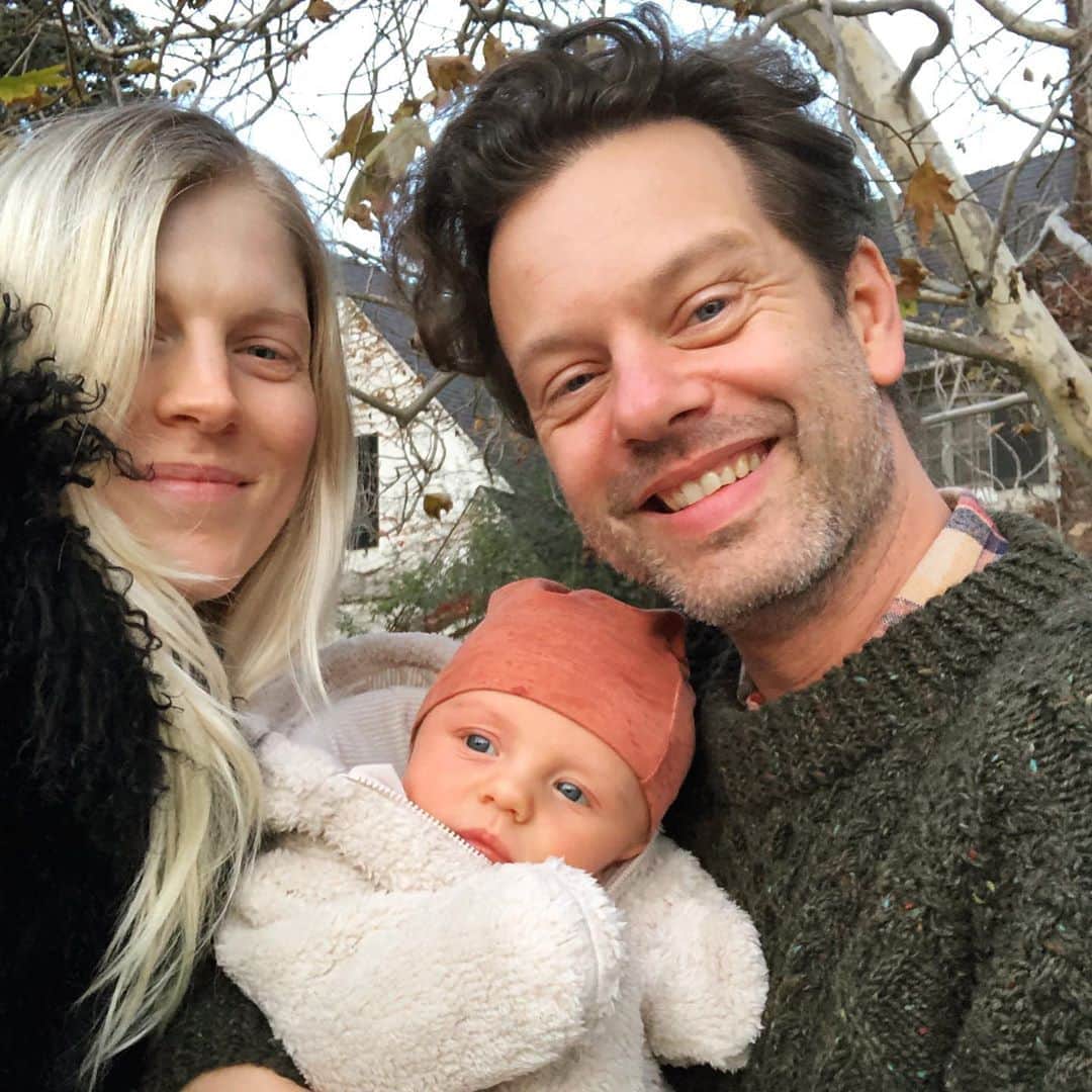 のインスタグラム：「Merry Christmas from the Lyles Gots 💌🧸」