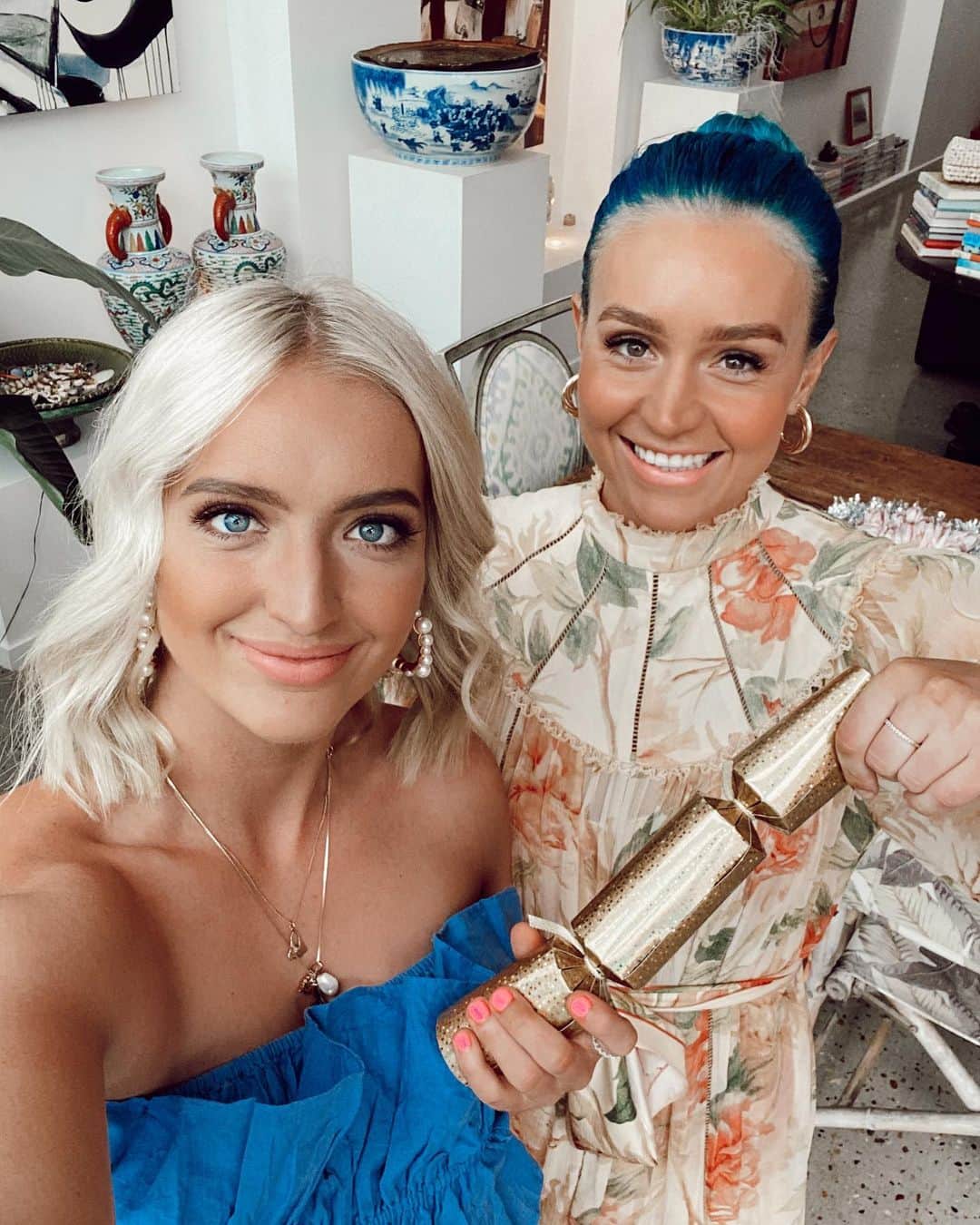 シェパードのインスタグラム：「Have a cracker of a Christmas friends🎄」