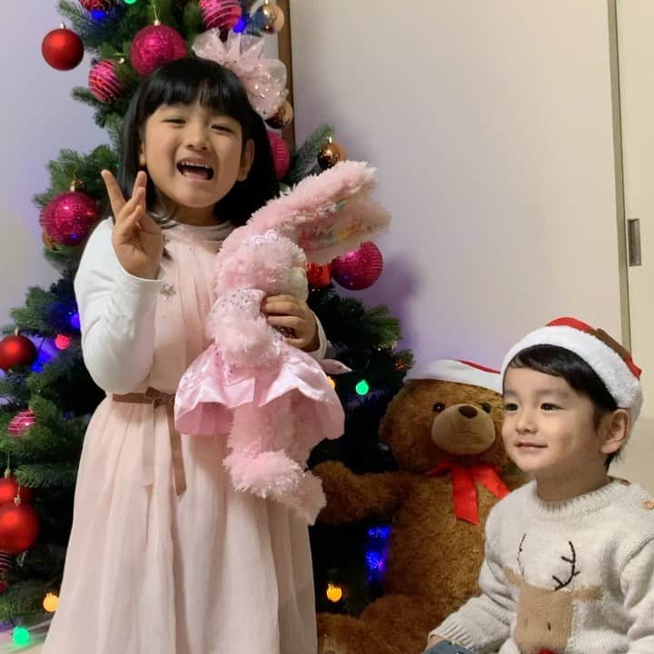山口尚美のインスタグラム：「🎅Ｍerry Christmas🎄🎁❣️❣️❣️ パパもママも朝から幸せだぞ😢🌈✨」