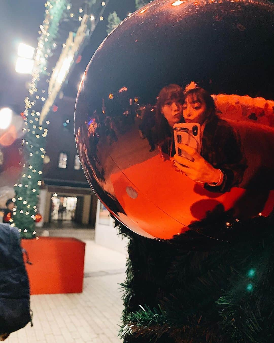 清水沙也佳さんのインスタグラム写真 - (清水沙也佳Instagram)「Merry Christmas!!! #christmas #christmastree #christmasmarket #yokohama #bff #bestie #selfie」12月25日 10時53分 - sayaka__shimizu