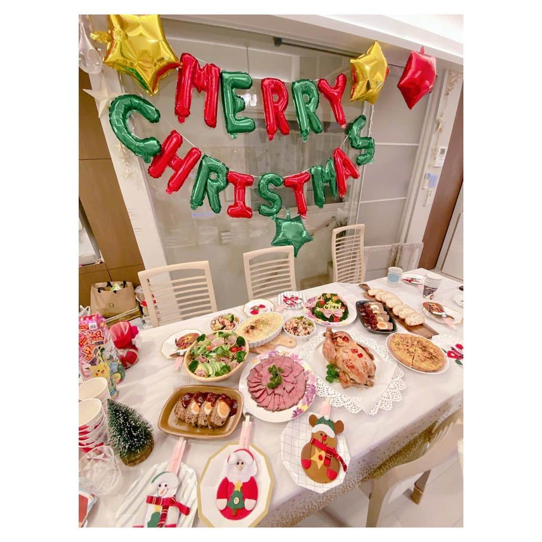 辻希美さんのインスタグラム写真 - (辻希美Instagram)「１日かけて作ったご飯も一瞬で無くなった Xmasディナー🍽🎅🎄💕"笑。  #クリスマスディナー #全て手作り #皆喜んでくれた #作り甲斐がある #🎅💕 #🎄💕」12月25日 11時03分 - tsujinozomi_official