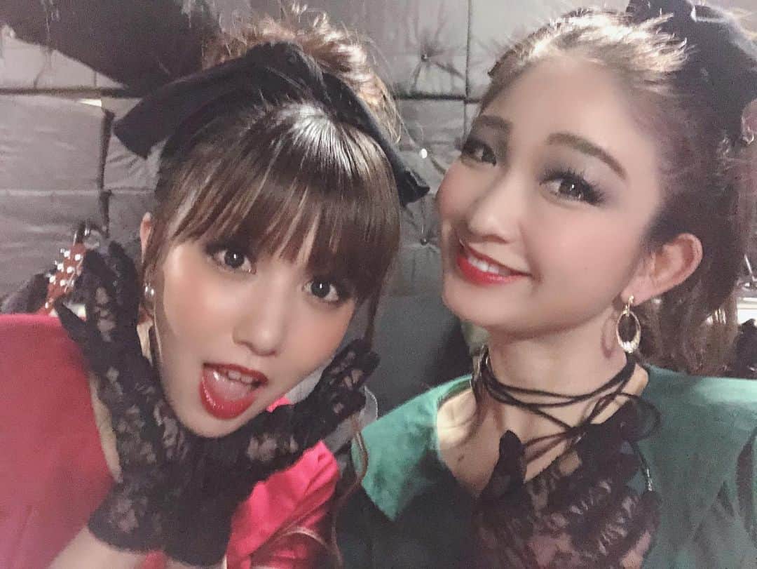 のインスタグラム：「Merry Xmas❤️🎄✨✨ 本日は江ノ島シーキャンドルライブ🎵 出演は16:30頃を予定していますよ〜😊 江ノ島で待っています💓 野外ですからあたたかくしてお越しくださいね🙌  #江ノ島シーキャンドル　#ライブ　#merrychristmas」