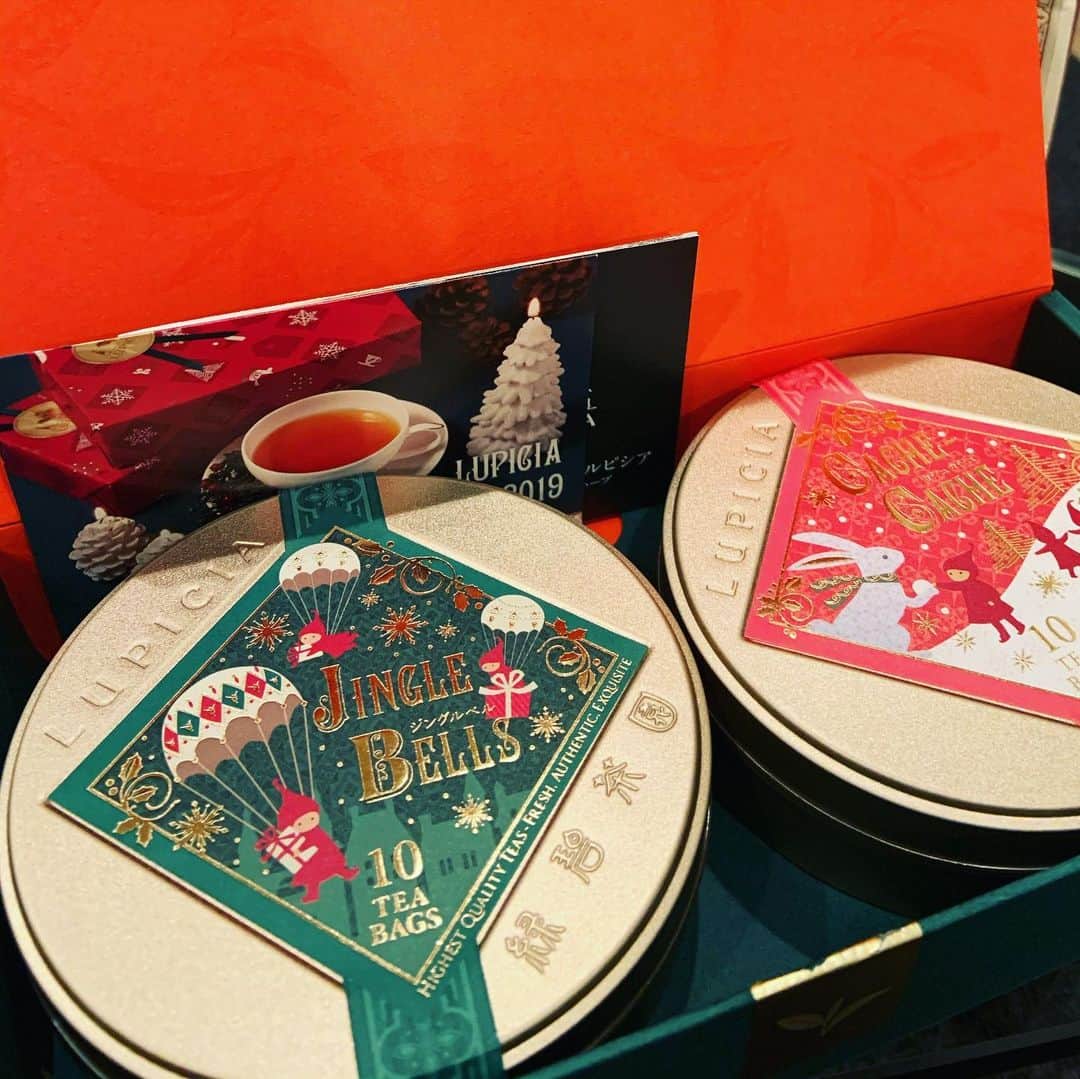 及川奈央さんのインスタグラム写真 - (及川奈央Instagram)「クリスマスにプレゼントが届きました♡ のぶさん、お母さん、なっちゃんどうもありがとう☺︎ Merry Christmas」12月25日 11時45分 - naooikawa