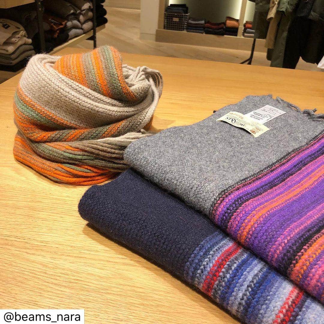 のインスタグラム：「BEAMS（1F）ならファミリー店 . BEAMS  マルチストライプ ワープ編み マフラー Mens #beams#ビームス #beamsplus#ビームスプラス #raybeams#レイビームス #beamsboy#ビームスボーイ #beamst#ビームスティー #beams_nara#ビームス奈良 #大和西大寺#ならファミリー #ならファグラム #日本#japan#奈良#nara #奈良公園#鹿#大仏 #mensfashion #メンズファッション #newarrivals#19fw#19aw 只今、BEAMSオンラインサイトより店舗にて試着予約を承れます。 サイズに不安のあるお客様は是非ご活用ください。」