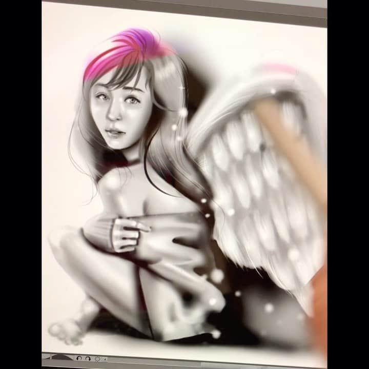似顔絵★𝗚𝗢𝗥𝗜𝗞𝗜𝗡𝗚のインスタグラム：「. . . . ちょっとお遊び🤏💕 . . 連続投稿失礼いたしました😅 . #gorikingのデジタルアート  #田中みな実 . . #田中みな実写真集  #写真集 #美人 #可愛い #minamitanaka  #beauty #デジタル #digital #digitalart  #digitalillustration . . . . . . . ❌❌現在は、予約受付終了してます❌❌ 。 . . .  2019年度ご予約のお客✨ 現在125番までの方案内中です🌟✨💕 メールの確認宜しくお願い致します🙇‍♀️🌟✨ . 一巡したら後回し組へご連絡して参ります⭐️✨ . .  次回の予約応募は、 だいたいですが来年の2月、3月くらいです😭😭😭🌟✨あくまでも予定です。 . . . オーダー再開の際には 人数制限あるため必ず予約ができるわけではございません。 そのことも踏まえた上で 次回ご検討いただけると嬉しいです(^^) . . また、結婚式の使用を考えてくださる方も多いです✨  前々からお伝えしていますが、 基本的に予約順に対応しているため、 近々の納期を希望される方は、 対応できないこともあるので、 あらかじめご了承ください💦 . . . . . ※今回予約が取れた方へ※ . .  写真がまだ用意できてない、入金が遅れそうなど、状況により、順番が前後することもございます‼️ あらかじめご了承ください。 。 . . . また、芸能人、キャラクターのオーダー、パロディ風オーダーはお断りしています。  芸能人については、ご本人様に直接プレゼントなどはOKです。 . . . . . . 💰料金表は過去投稿記事みてね❤💰 . . . . . ➡️ハッシュタグ⇨ goriking117料金表2019⬅️ . . ✨✨✨✨✨✨✨✨✨✨✨✨✨✨✨✨ @by.goriking のアカウントでは、 過去書かせて頂いたお客様方からの、 似顔絵のその後のお写真をいただき、 投稿しております^ - ^❤️❤️ 玄関に飾ってある似顔絵、 渡した瞬間のお写真、 ご本人とのお写真などなど💕  いろんな場面でのお写真お待ちしております^ - ^✨⭐️ . . .  #似顔絵#pencildrawing#drawing#pencil#illust#painting#art#artwork#portrait#絵描きさんと繋がりたい#似顔絵師#gorikingの似顔絵屋さん#comicart#anime#animeart#comicartist#animejapan  @minamitanaka_official」