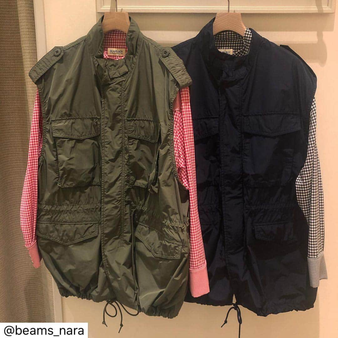 のインスタグラム：「BEAMS（1F）ならファミリー店 . 【new arrival!!】 BEAMS BOY梅春新作入荷✨ . 〔ベスト〕 item no:1306-0184 price:¥14.800+tax . 〔シャツ〕 item no:1311-1263 price:¥14.800+tax .  冬物アイテムと合わせてのスタイリングもお勧めです☺️ .  #beams#ビームス #beamsplus#ビームスプラス #raybeams#レイビームス #beamsboy#ビームスボーイ #beamst#ビームスティー #beams_nara#ビームス奈良 #大和西大寺#ならファミリー #ならファグラム #日本#japan#奈良#nara #奈良公園#鹿#大仏 #womensfashion #ウィメンズファッション #19aw#newarrivals 只今、BEAMSオンラインサイトより店舗にて試着予約を承れます。 サイズに不安のあるお客様は是非ご活用ください。」
