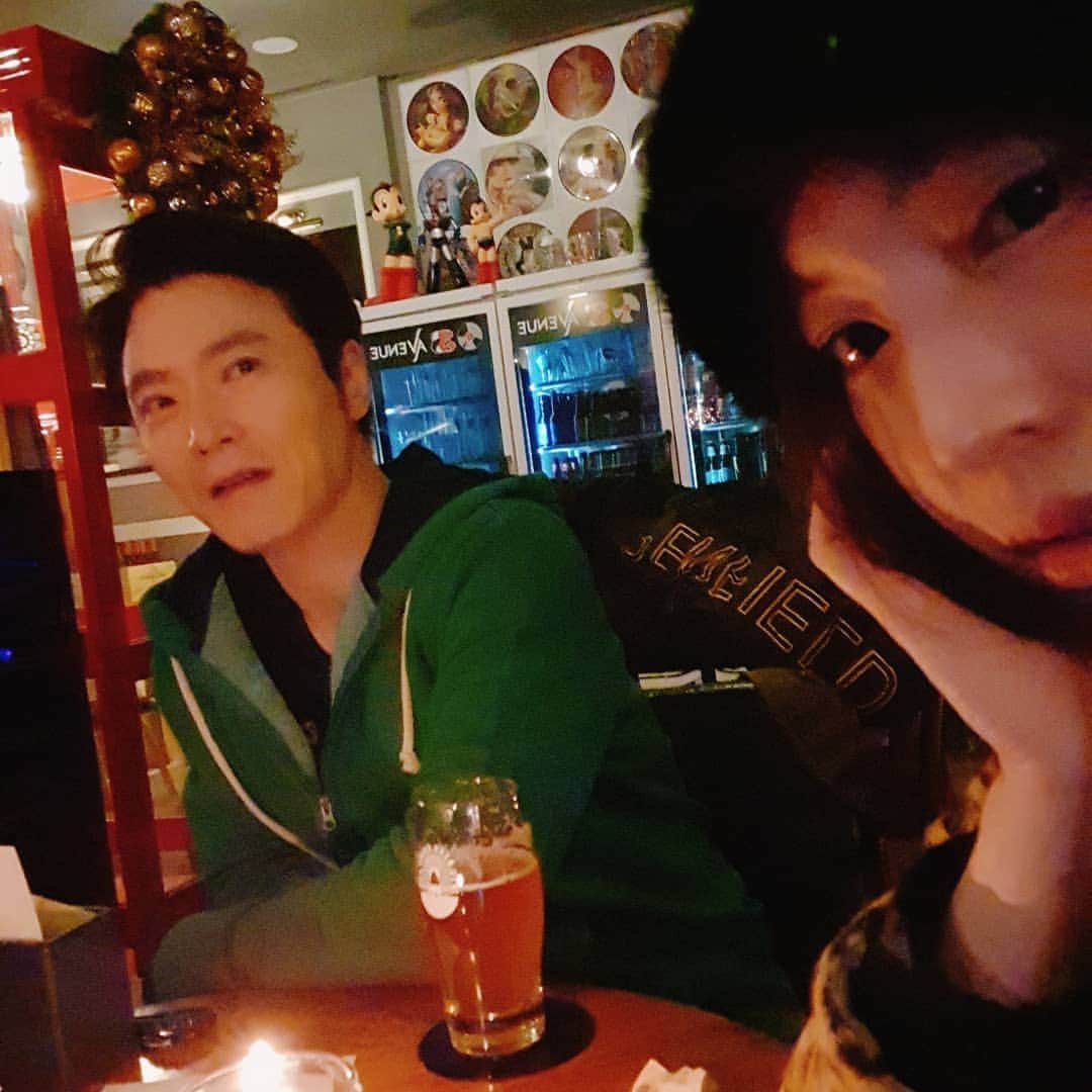 チョン・ダへのインスタグラム：「오랜만에 서현옵이랑 투샷ㅋㅋ 형부는 가시는 뒷 모습이 아쉬워서 한 컷☺ 만나면 즐거운 사람들. 메리크리스마스 🥰 (폰을 바꿨더니 뭐가 문제인지 사진들이 다 흔들림😭아.....내 손이 문제인가...😱)」