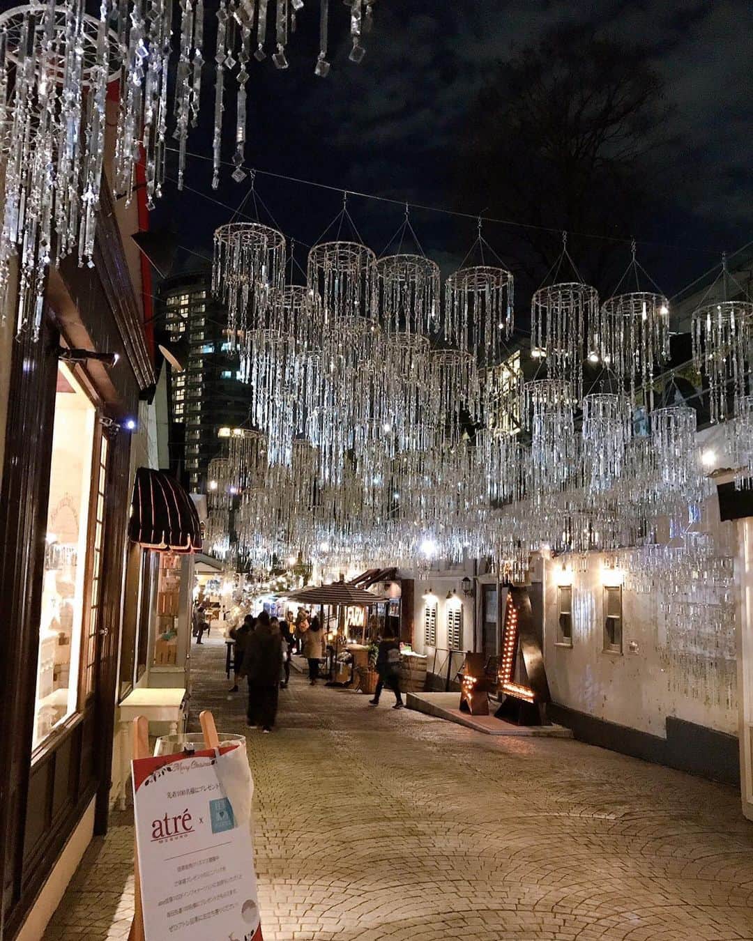 若林愛さんのインスタグラム写真 - (若林愛Instagram)「メリークリスマス🎄✨ JPCOの目黒街角クラシックへお越しくださった皆さまありがとうございました😊✨ クリスマスマーケットも可愛かった💓 . #クラリネット #clarinet #フルート #flute #オーボエ #oboe #ホルン #horn #ファゴット #fagot #ヴァイオリン #violin #チェロ #cello #パーカッション #percussion #木管五重奏 #木五 #jpco #クリスマス #christmas #クリスマスツリー #christmastree #クリスマスマーケット #christmasmarket #目黒 #目黒街角クラシック #クラシック #classic #若林愛」12月25日 12時22分 - megumi.cl