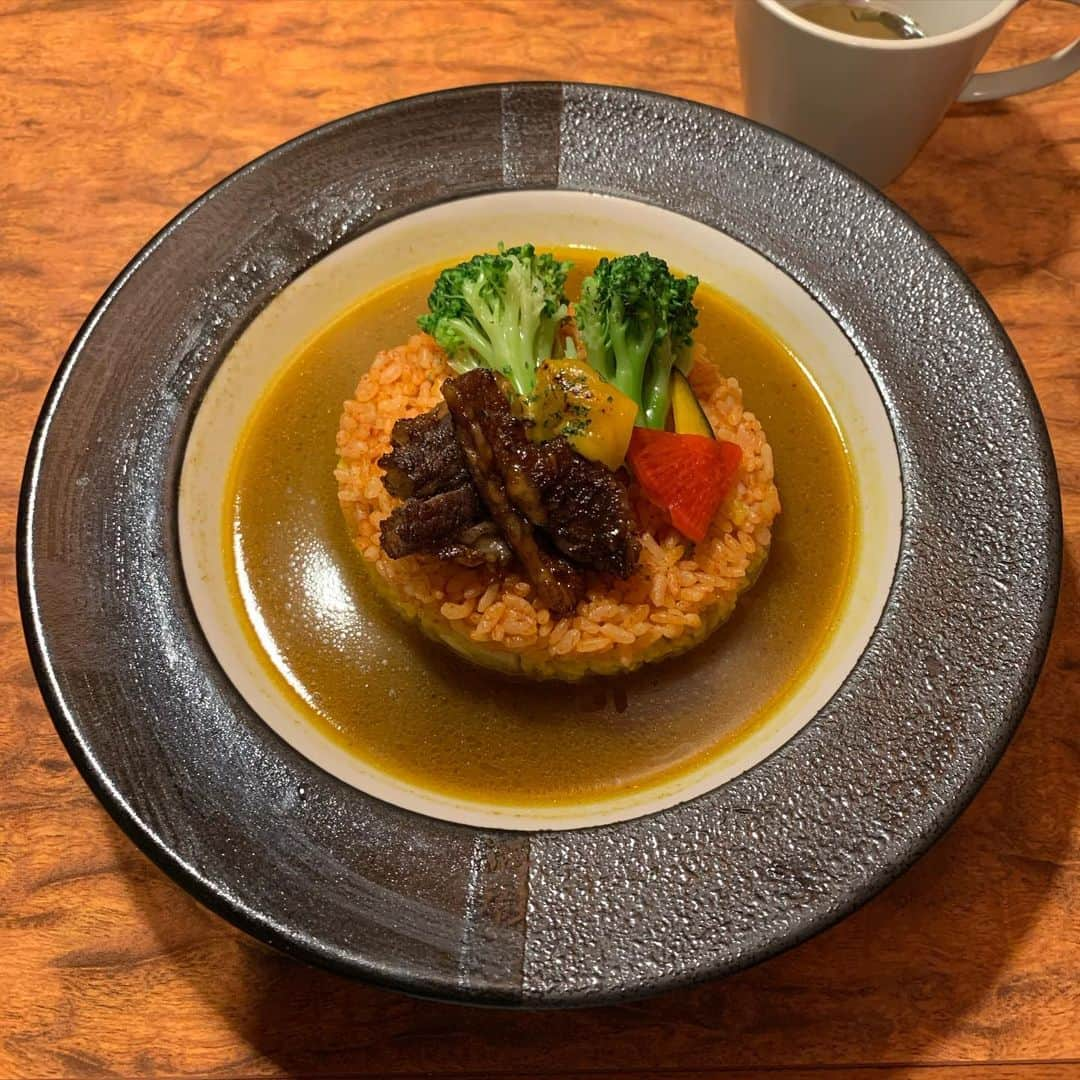 くろさんのインスタグラム写真 - (くろInstagram)「プレーンカレー🍛800円 2年連続ビブグルマンで最近混み混み #ミシュランガイド東京2019 #ビブグルマン #2年連続ビブグルマン #プレーンカレー #幸正 #幸正カレー #牛テールベースの米風カレー #カレーランチ #新橋ランチ」12月25日 12時32分 - m6bmw