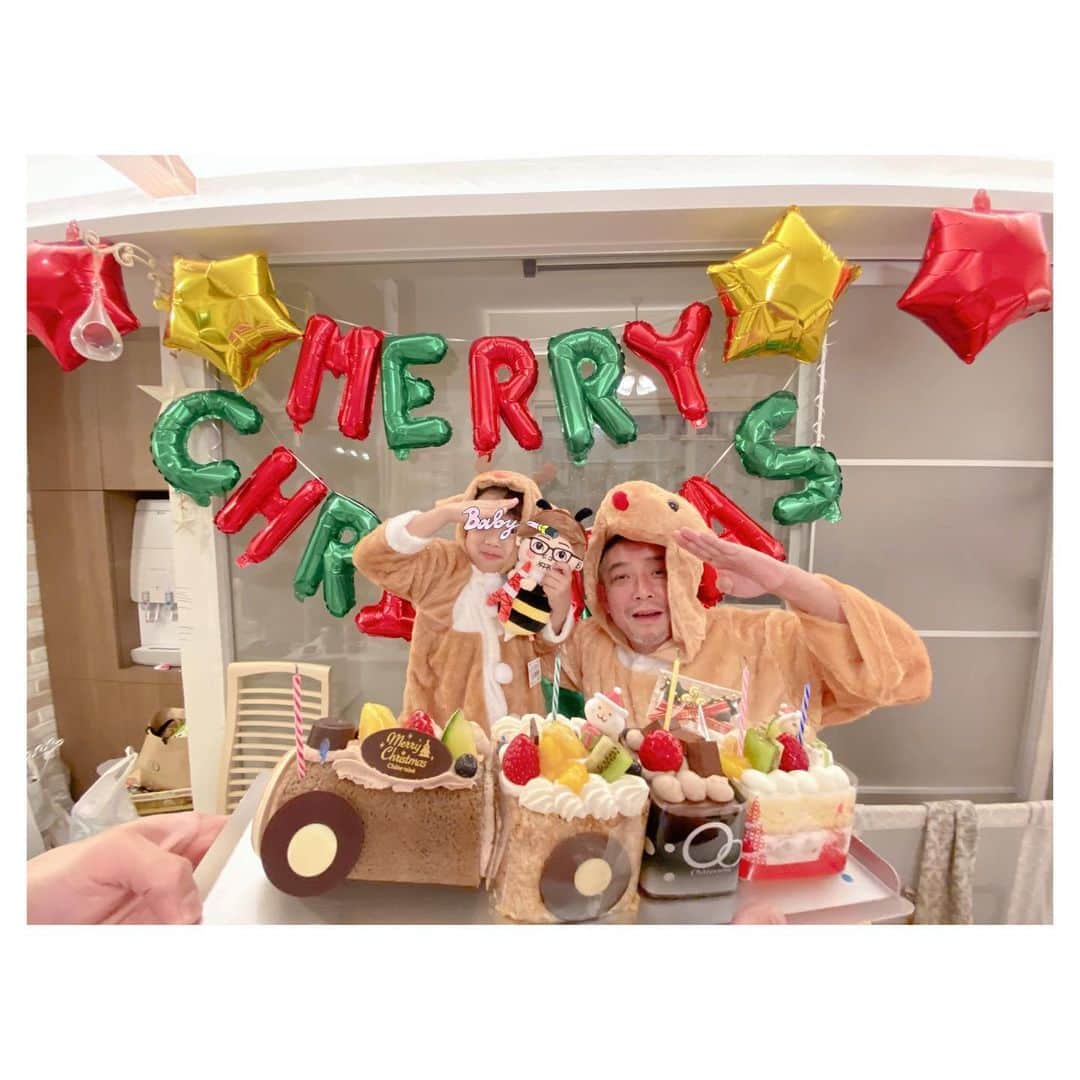 辻希美さんのインスタグラム写真 - (辻希美Instagram)「Xmasケーキ🎂🎅🎄💕 #杉浦家のクリスマス #クリスマスケーキ #🎂🎅🎄💕 #長いケーキ #🎂💕」12月25日 12時30分 - tsujinozomi_official