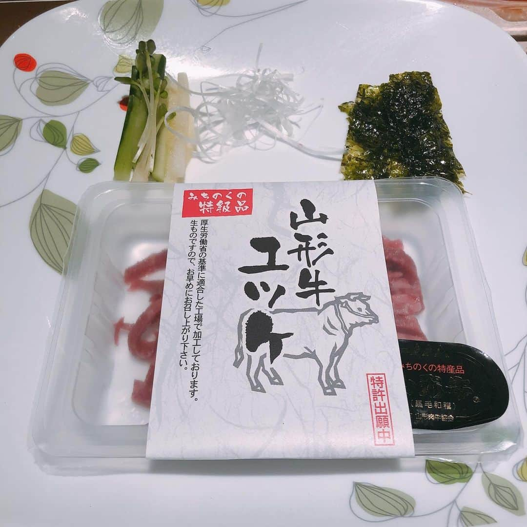 森カノンさんのインスタグラム写真 - (森カノンInstagram)「🎄🥩 . 気にはなっていたけど 初めての眞一館🐃 全部全部美味しかった😢❤️ . #焼肉#yakiniku#焼き肉#焼肉屋#眞一館#A5ランク#国産牛#新宿#shinjuku#歌舞伎町#kabukicho#クリスマス#クリスマスイブ#christmas#めりーくりすます#merrychristmas#メリクリ#肉寿司#寿司#松阪牛#山形牛#ユッケ#タン塩#美味しい#幸せ#dinnerdate#森カノン」12月25日 12時30分 - mkanon211