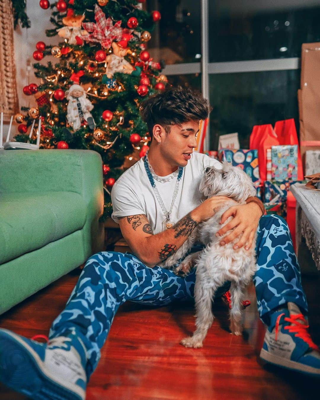 Sebastián Villalobosさんのインスタグラム写真 - (Sebastián VillalobosInstagram)「NAVIDAD 🎄🎁✨.」12月25日 12時50分 - sebas