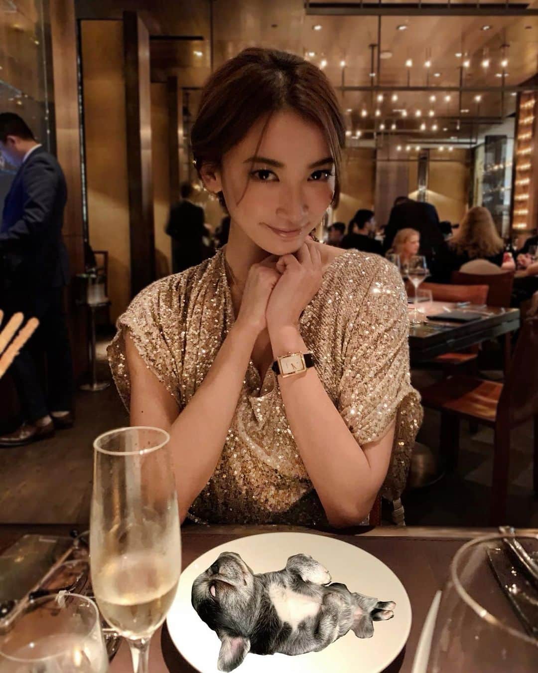 里海さんのインスタグラム写真 - (里海Instagram)「ギラギラやでー🎄 そろそろ食べごろな 大好きなぷぅちゃん　@princesspririn を食べる🐖 メリークリスマス🎁」12月25日 12時48分 - satoumi0330