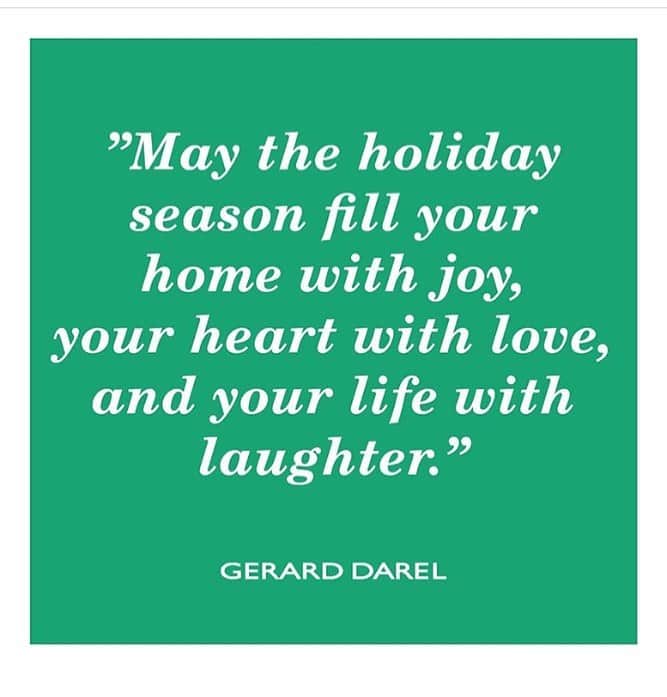 ジェラールダレルさんのインスタグラム写真 - (ジェラールダレルInstagram)「”May the holiday season fill your home with joy, your heart with love, and your life with laughter” #gerarddarel #inspirationalquotes #happyholidays2019」12月25日 23時57分 - gerarddarel