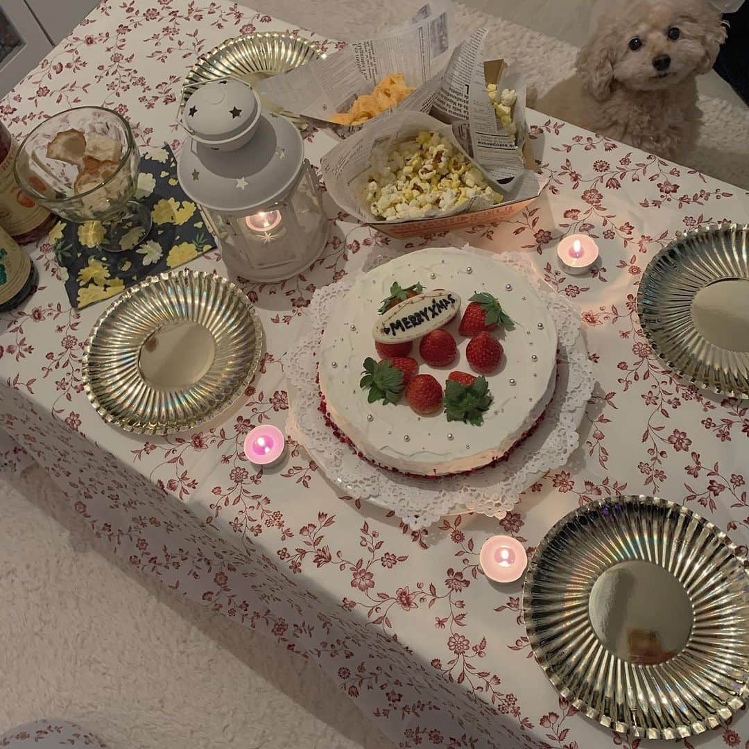 前田亜美のインスタグラム：「. . くりすますぱーちー。.. . . きゃりくんをさがせ。. . #クリスマスパーティー #クリスマス #メリークリスマス」