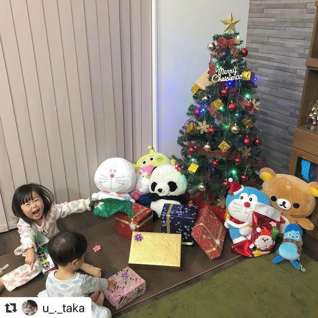 晃栄住宅さんのインスタグラム写真 - (晃栄住宅Instagram)「#Repost @u_._taka with @make_repost﻿ ・・・﻿ #晃栄住宅 #こうえいのくらし4 ﻿ #リポストok ﻿ #くりすますぷれぜんと ﻿ #いるみねーしょん ﻿ #クリスマス ﻿ #クリスマスツリー﻿ ﻿ ﻿ サンタさん来てくれたんですね〜👧🏻👦🏻♡﻿👏🏻 ﻿ ﻿ キャンペーンご参加ありがとうございます🙈💕﻿ ﻿ ﻿」12月25日 22時28分 - kouei_jutaku