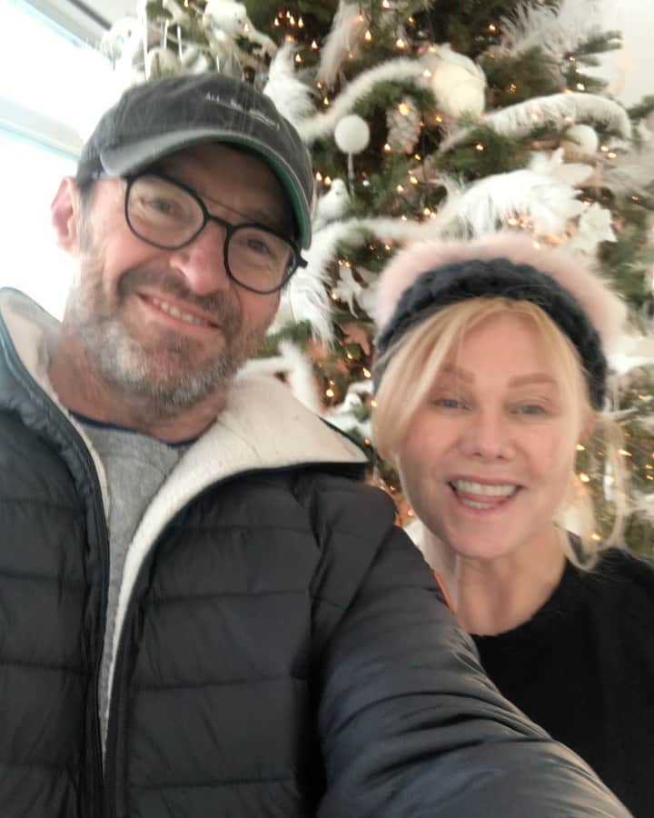 のインスタグラム：「Wishing you all a very merry Christmas and a happy new year. Australia - we’re sending you our support, strength and prayers. #australiastrong」