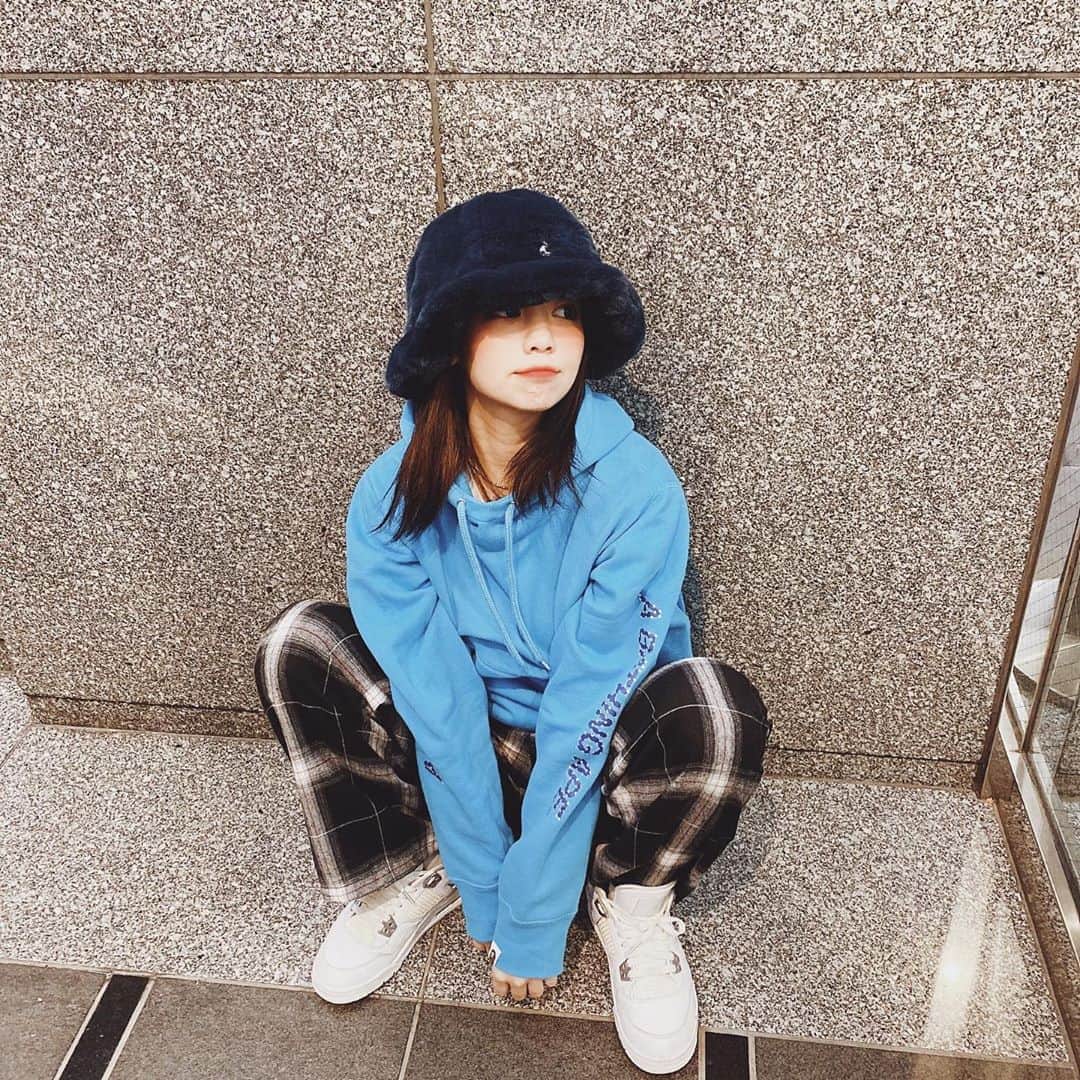 吉澤友貴さんのインスタグラム写真 - (吉澤友貴Instagram)「とりあえず最終リハでした🙇‍♀️ 明後日川崎クラブチッタにてお待ちしてますね🥺 当日券もあるよ🥺✨ まってます❤️ メリークリスマス🎄🎅 、 、 🧢: @kangol_headwear_japan 👚: @bape_japan 👖: @j023.official 👟: @jumpman23」12月25日 22時44分 - yuki_yoshizawa_