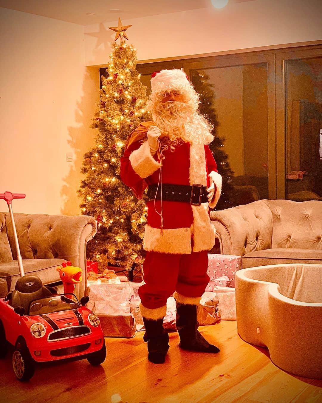 マックス・ウィットロックさんのインスタグラム写真 - (マックス・ウィットロックInstagram)「‪Father Christmas came to the Whitlock’s last night 😊‬ ‪Merry Christmas everyone 🎄‬」12月25日 22時37分 - maxwhitlock