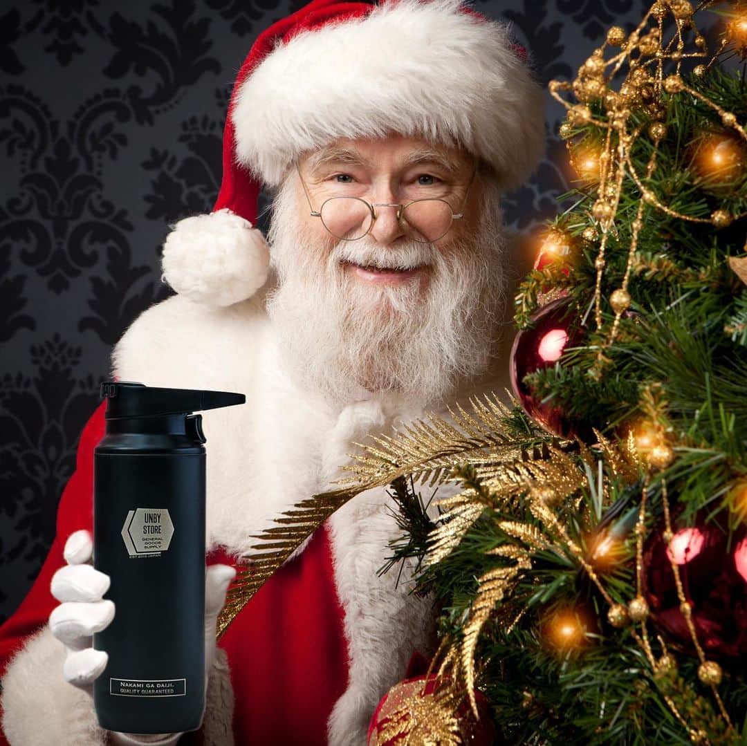 UNBY GENERAL GOODS STOREのインスタグラム：「HO HO HO‼️ おつかれさまのコーヒーブレイクもUNBY×スタンレーにおまかせ☕️ だれかのサンタさん方、おつかれさまでした、また来年、プレゼント選びご一緒しましょう🎅❣️ . . . @stanley_brand @bigwing1995  #unby #AS2OV #stanleybottle #unbygeneralgoodsstore #スタンレーボトル #スタンレー #outdoor　#outdoors #outdoorgear #クリスマスギフト #campgear #プレゼント #unbychristmas #オシャレサンタ #present #unbybestgiftlist　#pair #ペアルック」