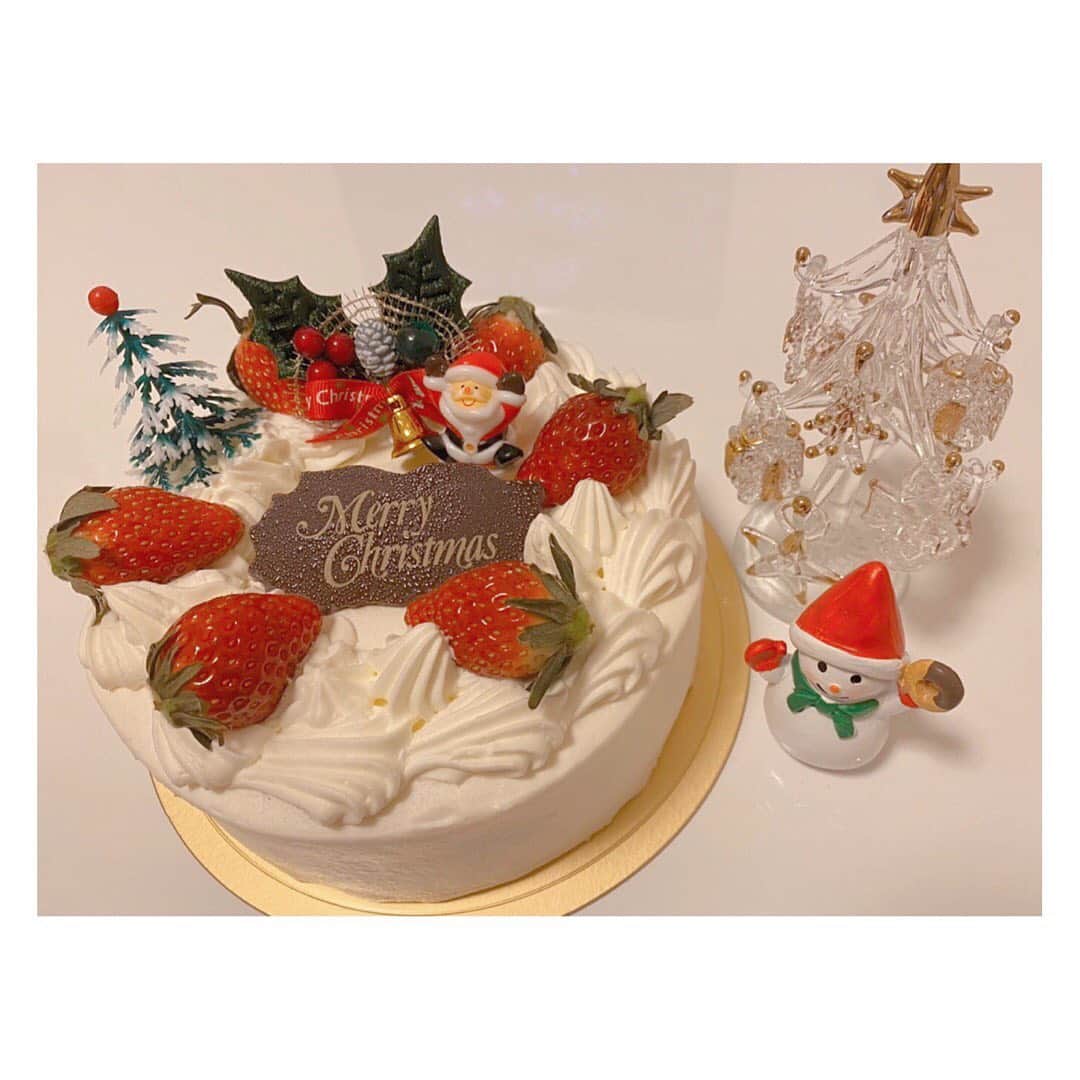 松永杏奈のインスタグラム：「🎅⛄️🎄 . . . . . #クリスマスケーキ　#🎂　#🎄　#🎁」