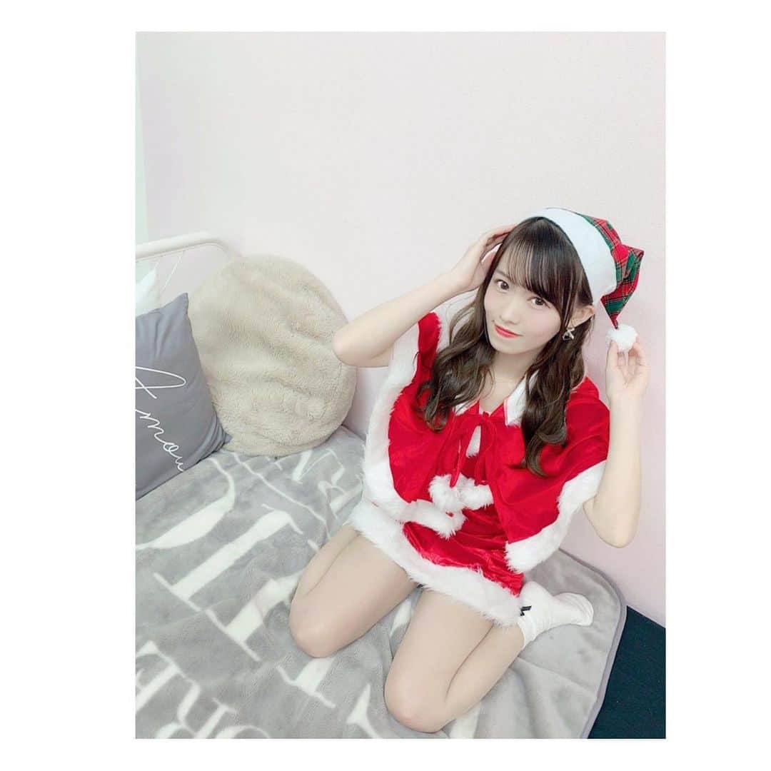 横山みうのインスタグラム：「Merry X'mas❤️⛄️💫 #クリスマス #サンタコス  #フォロー大歓迎 #いいねください」