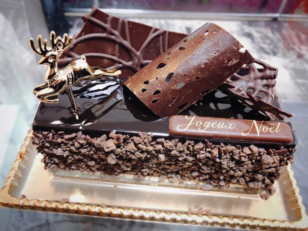NOHANAのインスタグラム：「今年のクリスマスケーキ🍫🎄🌟 脱セブン😂 ・ #xmas #xmascake #chocolate」